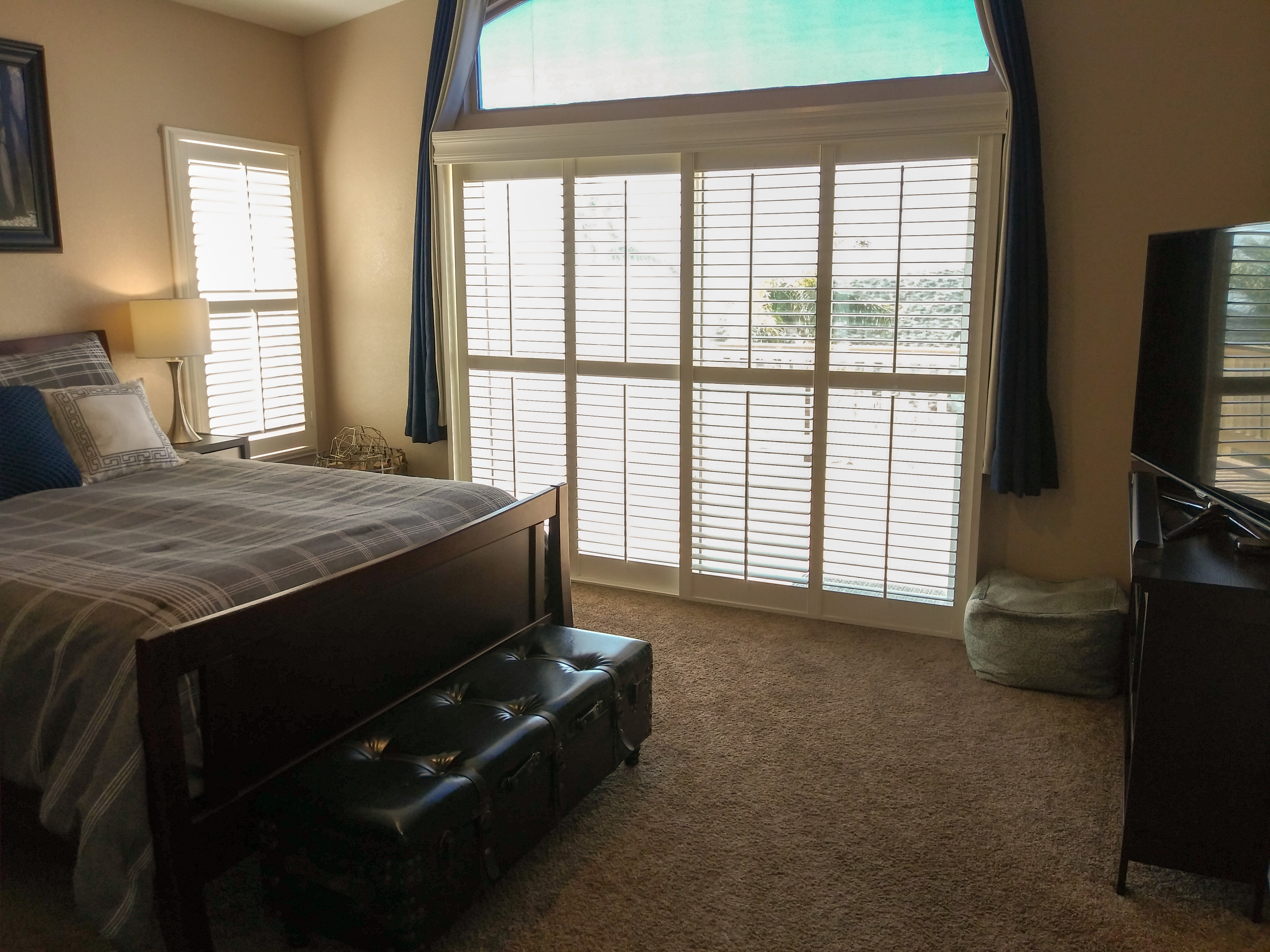 Cellphone Real Estate Pic